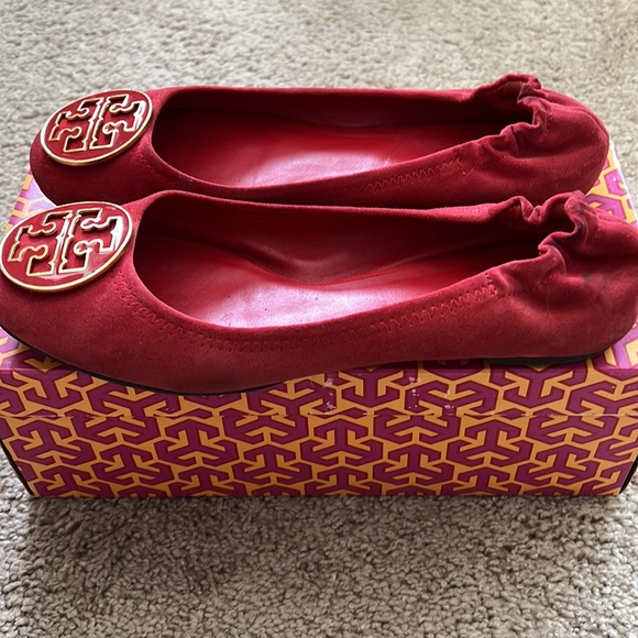 Tory Burch Red Suede Reva Flat 9 - Picture 5 of 15